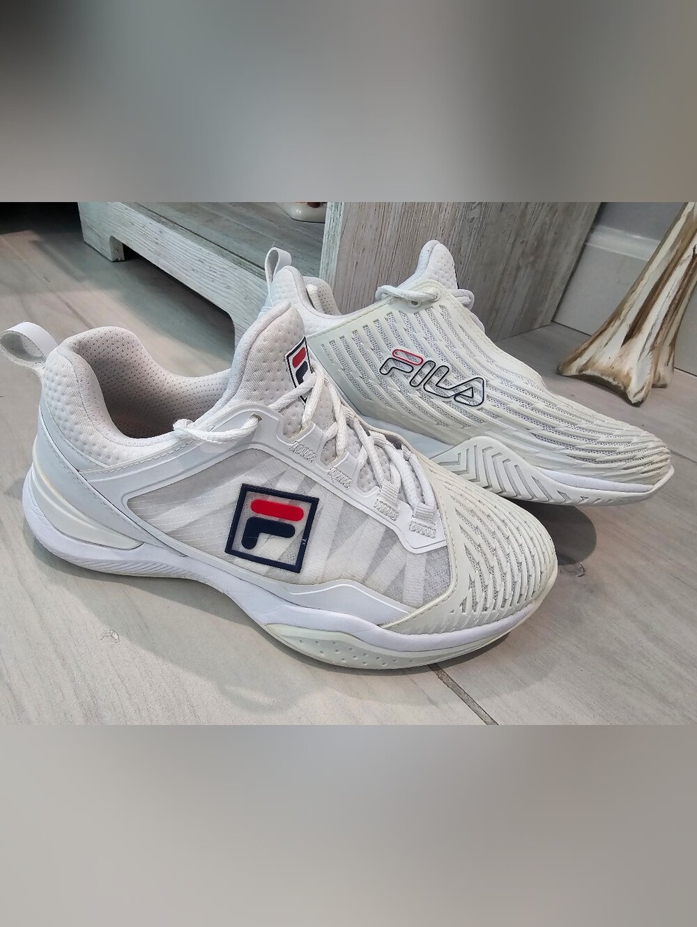 Fila Axilus 2 Energized Womens White Tennis Shoes Size 8